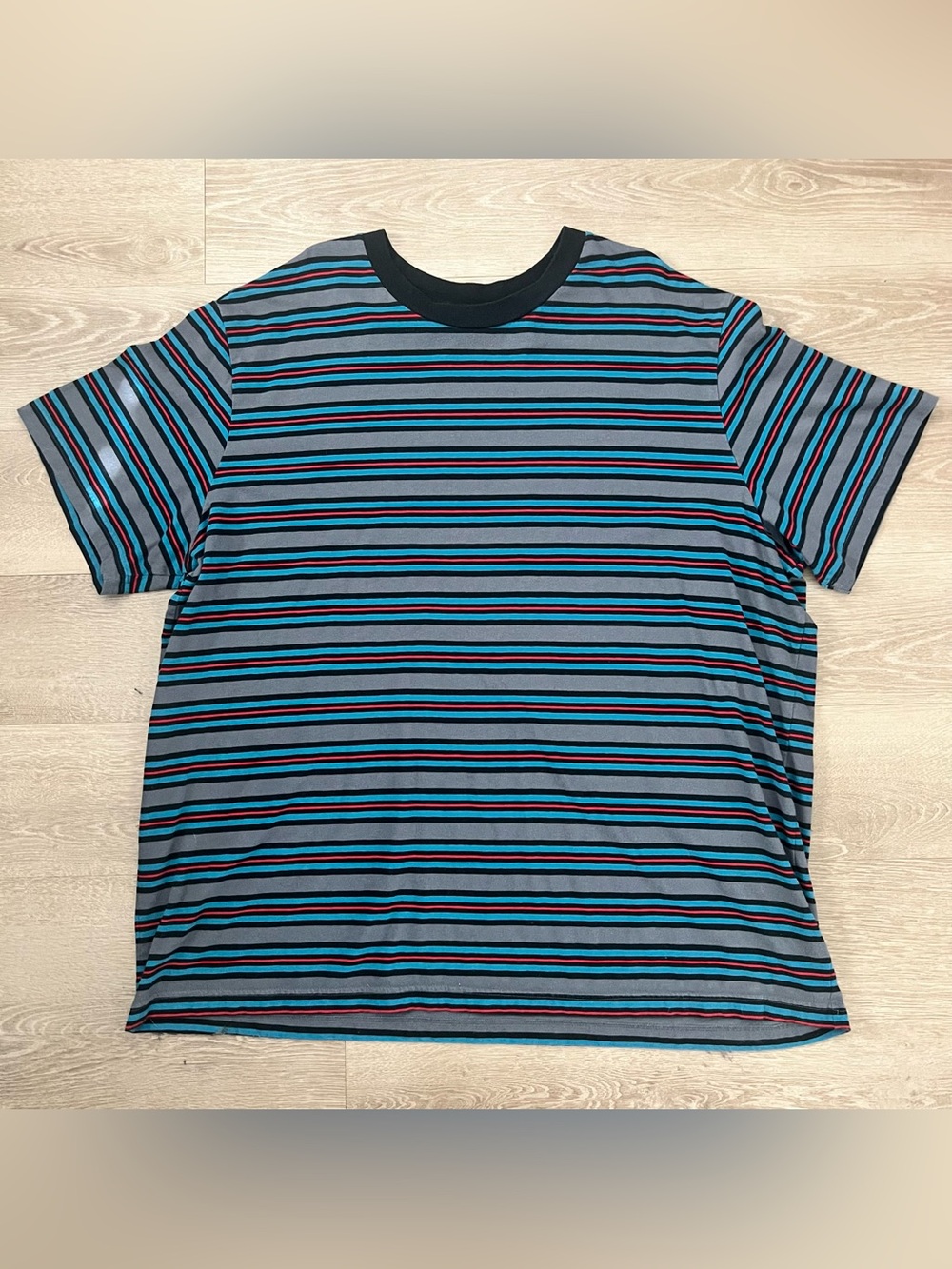 No Boundaries Men's Striped Crewneck Tee - Blue, Black, Teal